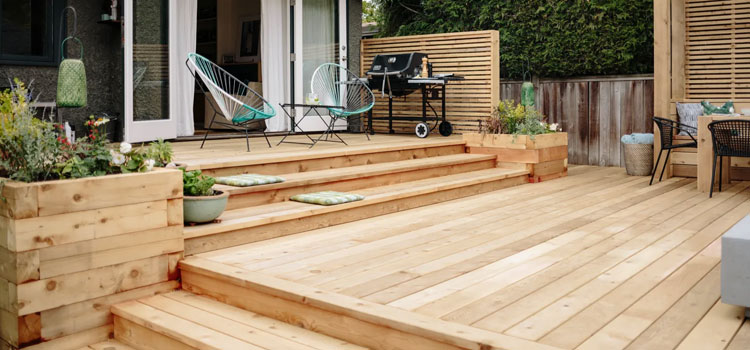 Cedar Decking in Glendale, CA